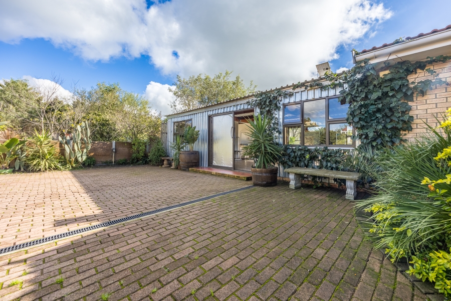 4 Bedroom Property for Sale in Vierlanden Western Cape
